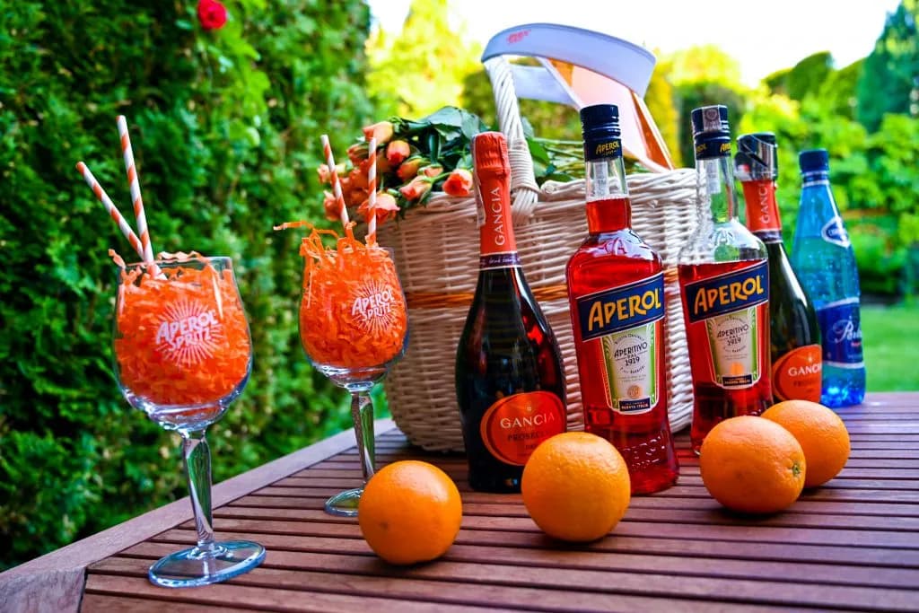 Aperola drink: poznaj sekrety idealnego Aperol Spritz i jego warianty