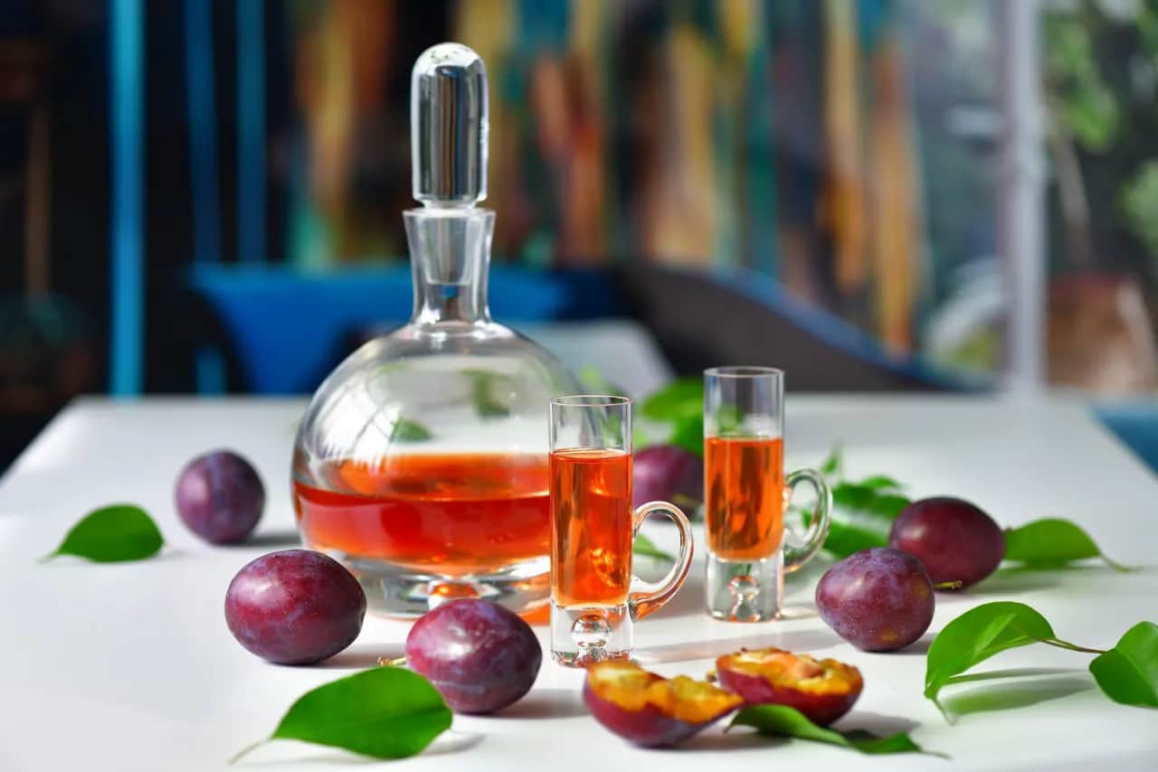 Z czego robić nalewki? Odkryj najlepsze składniki i przepisy