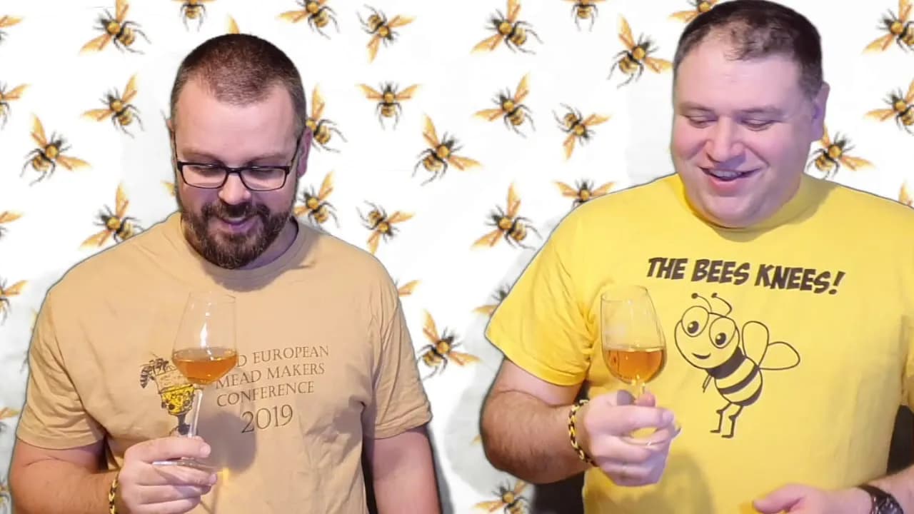 Jak pić grzaniec miodowy, by w pełni cieszyć się jego smakiem