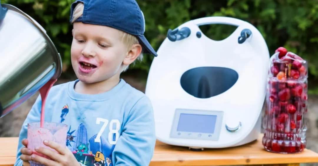 Szybki i zdrowy koktajl truskawkowy w Thermomixie na lato