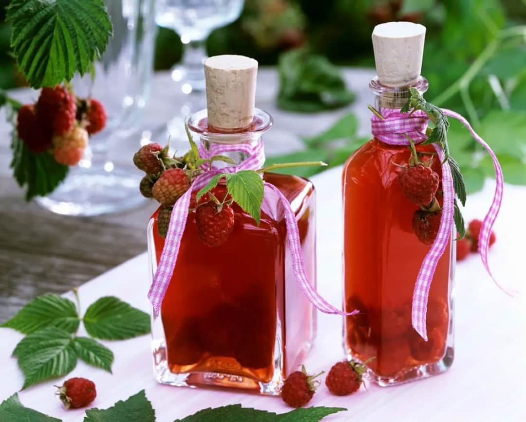 Jak zrobić nalewkę malinową - prosty przepis na wyjątkowy smak