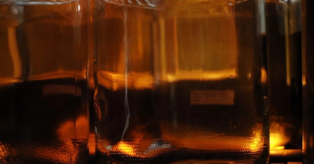 Nalewka ile cukru - jak idealnie dobrać słodycz do trunku?