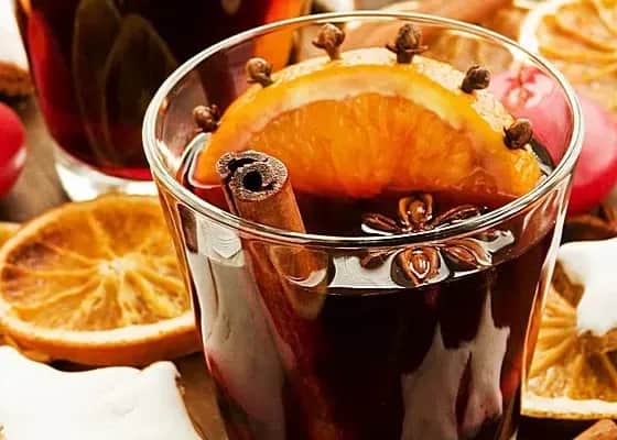 Jakie wino na grzańca? Odkryj najlepsze rodzaje i smaki