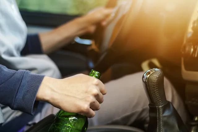 Skutki jazdy po alkoholu: jakie kary grożą pijanym kierowcom?