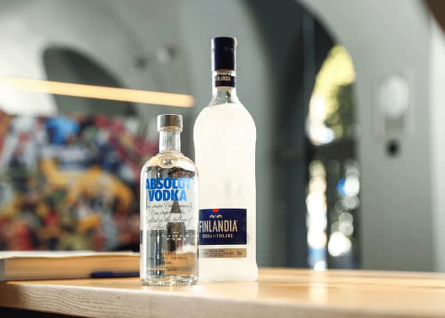 Jaki alkohol do nalewek? Odkryj najlepsze opcje i sekrety smaku